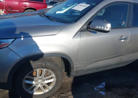 2015 Kia Sorento Lx из США, поврежденный, VIN 5XYKTCA6XFG652356